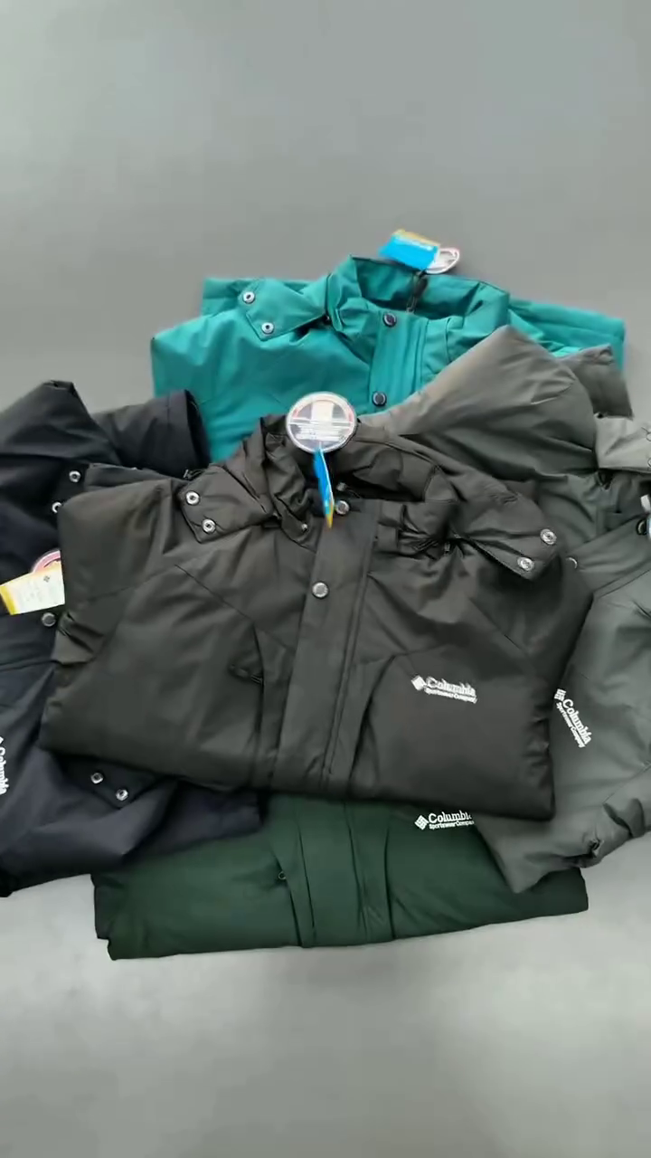 🧥 ArcticShield Pro Winter Hooded Jacket – Ultimate Warmth Meets Urban Style ❄️🔥