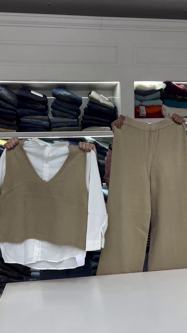 Classic Chic Layered Co-Ord Set – Elegant Comfort Redefined