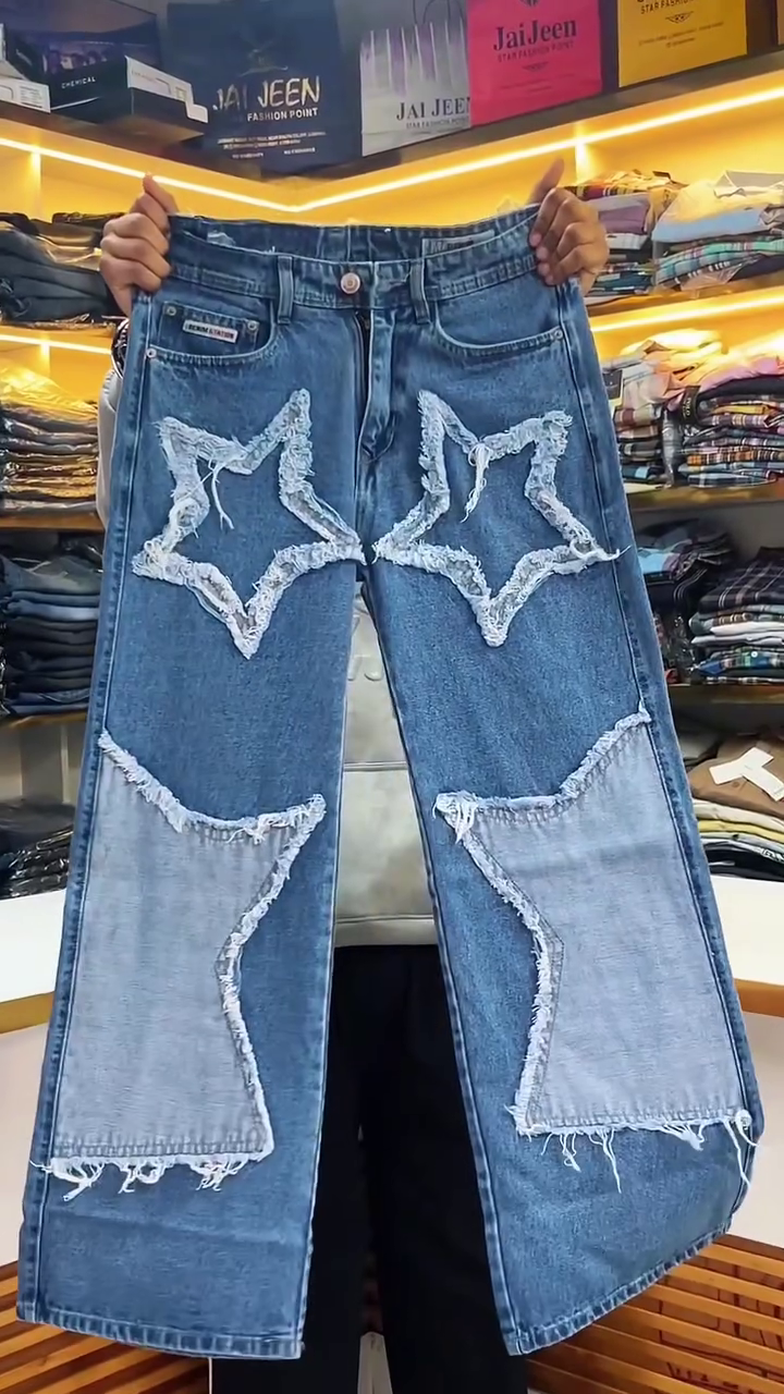 Star Patch Distressed Denim Jeans – Bold Streetwear Statement