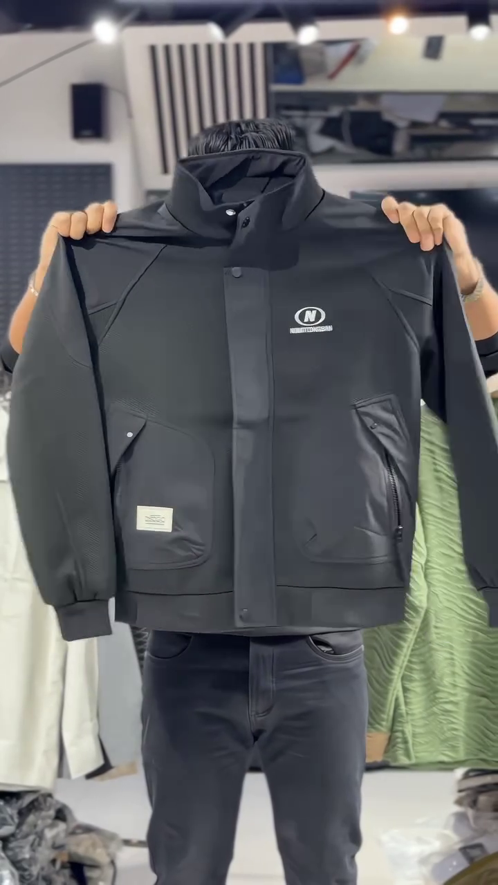 Utility Jacket – Modern Fit, All-Weather Style