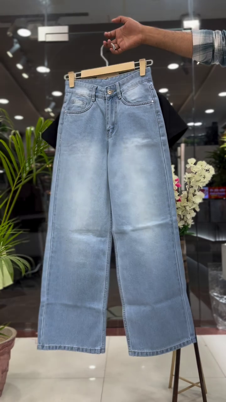 Cream Zip-Up Collar Top with Black Wide-Leg Pants Set