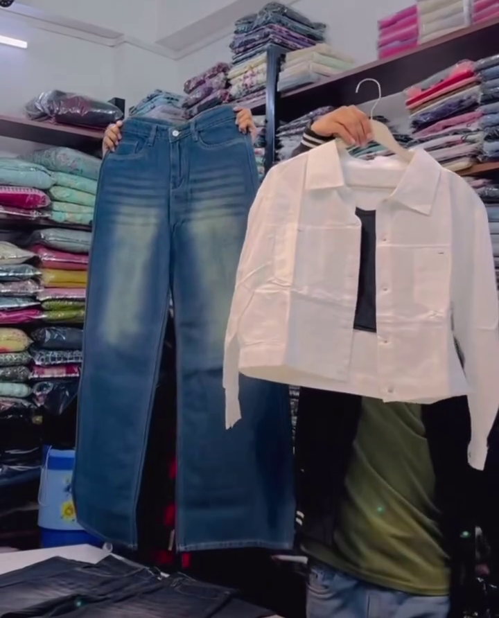 Dark Blue Wide-Leg Jeans with Cream Cropped Jacket