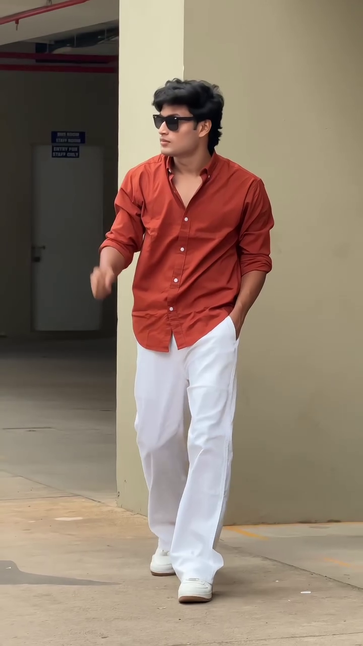 Modern Casual Men’s Shirt Look