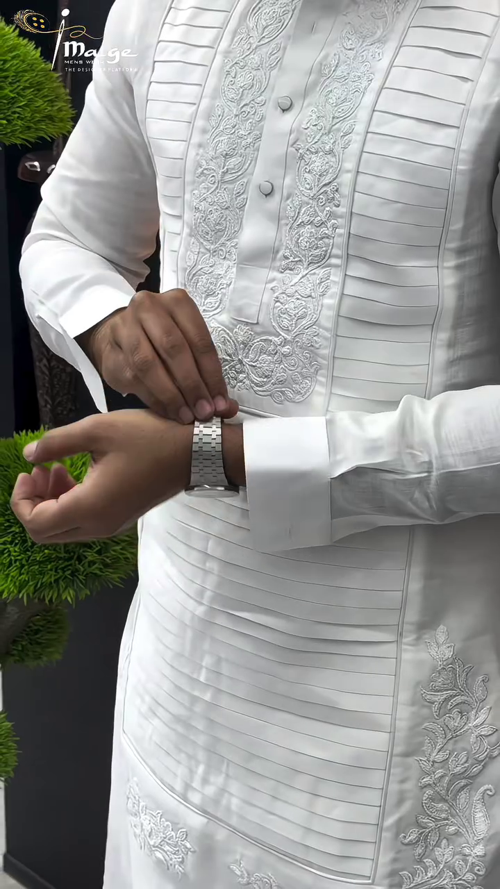Royal White Embroidered Kurta