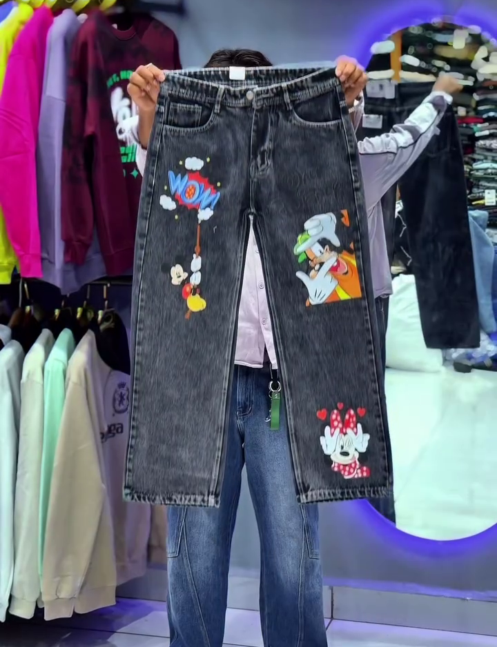 Premium Graphic Baggy Jeans